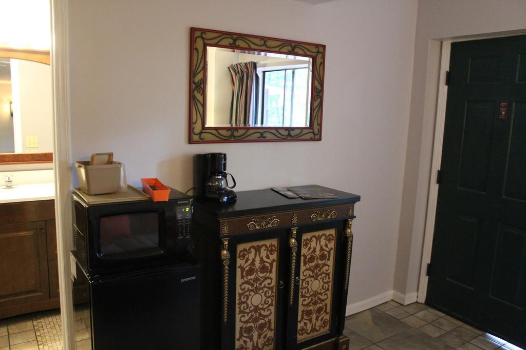 Brydan Suites Eureka Springs Buitenkant foto